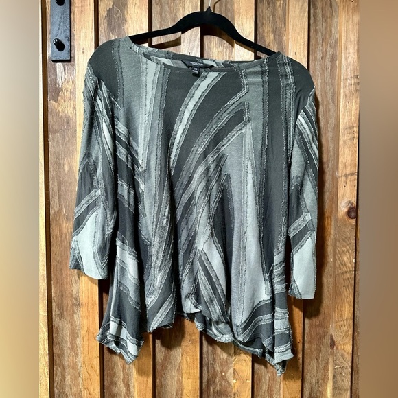 Simply Vera Vera Wang Asymmetrical Gray, Green and Black Blouse - Picture 1 of 3